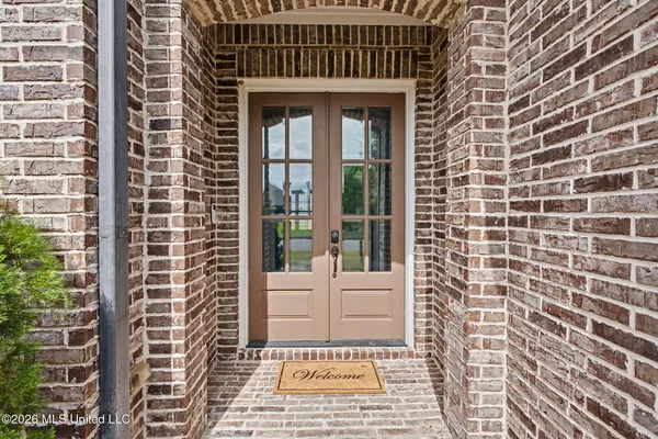$450,000 | 3689 Beech Tree Cove, Southaven, MS 38672