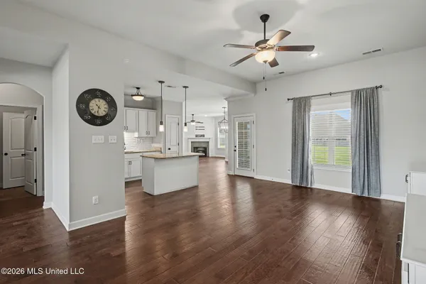 $450,000 | 3689 Beech Tree Cove, Southaven, MS 38672