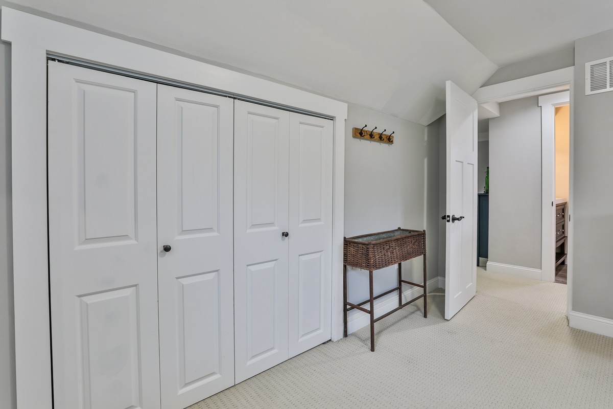 109 Ministerial Road Bedford, NH 03110 - Photo 36 of 49