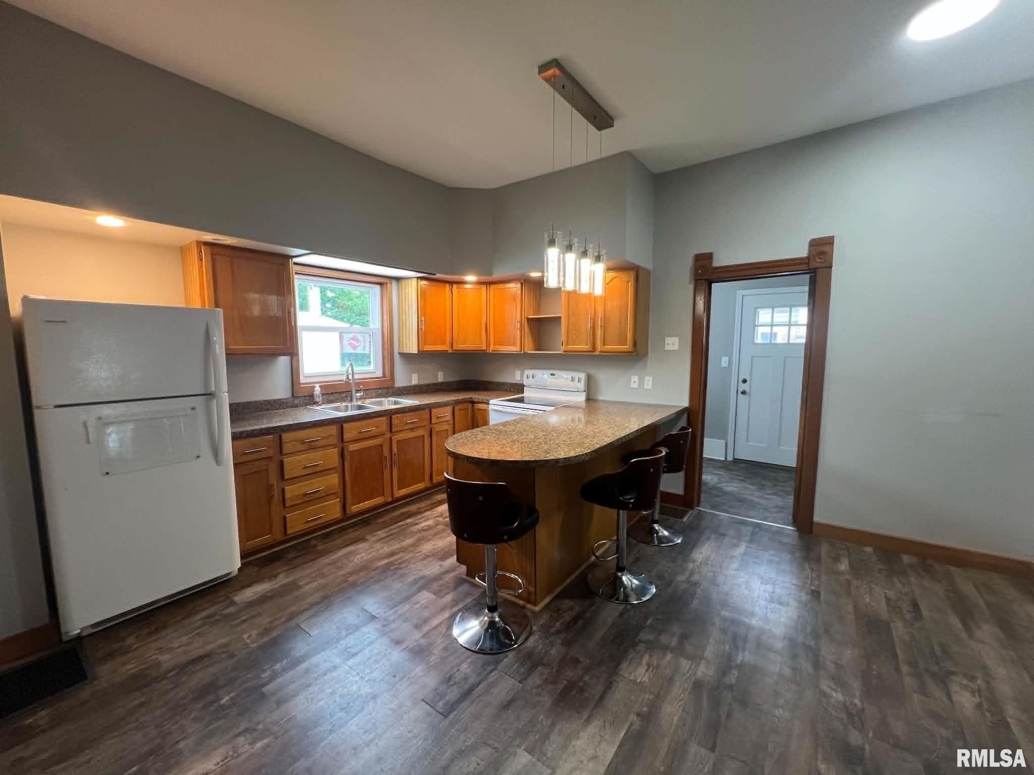 304 East Summit Street Macomb, IL 61455 - Photo 15 of 23