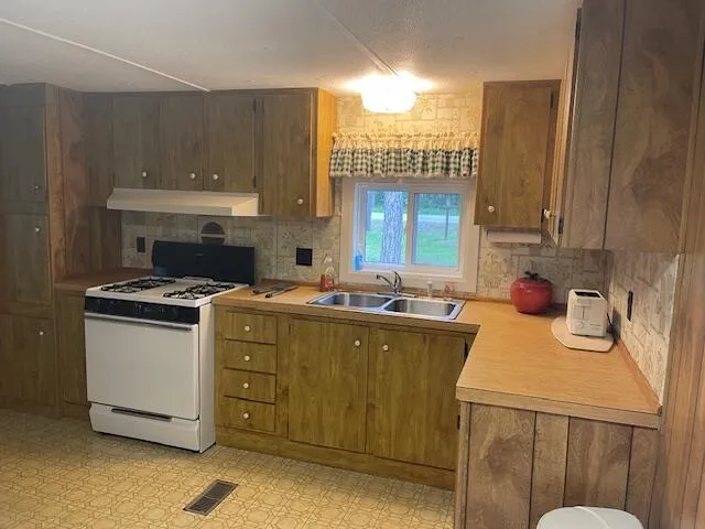 $123,500 | 15306 County Highway West, Riverview, WI 54114