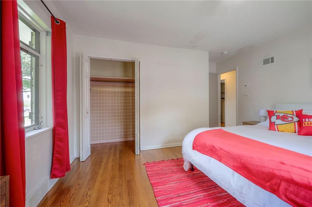 7146 Parallel Parkway Kansas City, KS 66109 - Photo 15 of 21