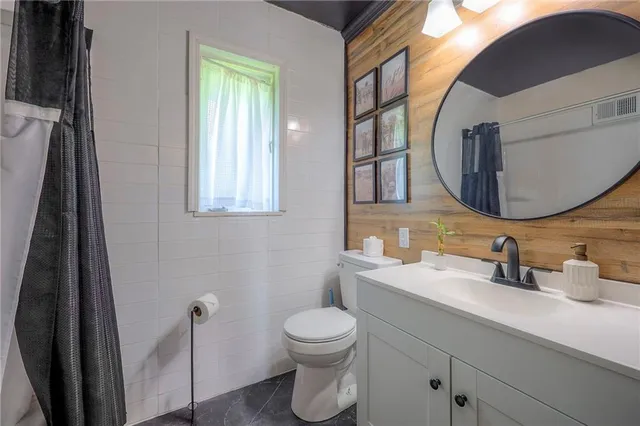 $235,000 | 7146 Parallel Parkway, Kansas City, KS 66109