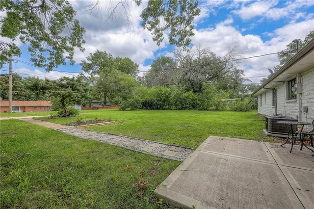 $235,000 | 7146 Parallel Parkway, Kansas City, KS 66109