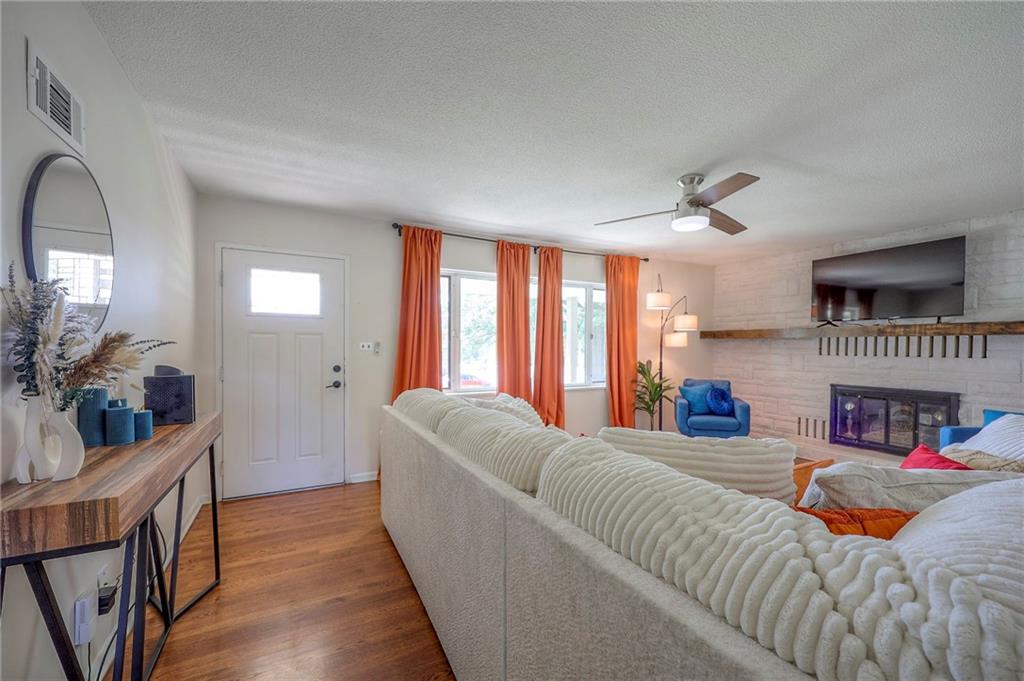 7146 Parallel Parkway Kansas City, KS 66109 - Photo 3 of 21