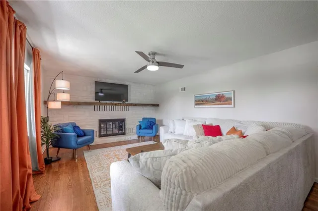 $235,000 | 7146 Parallel Parkway, Kansas City, KS 66109