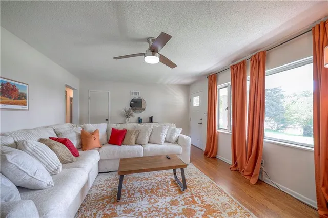 $235,000 | 7146 Parallel Parkway, Kansas City, KS 66109