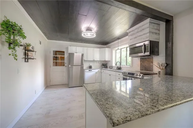 $235,000 | 7146 Parallel Parkway, Kansas City, KS 66109