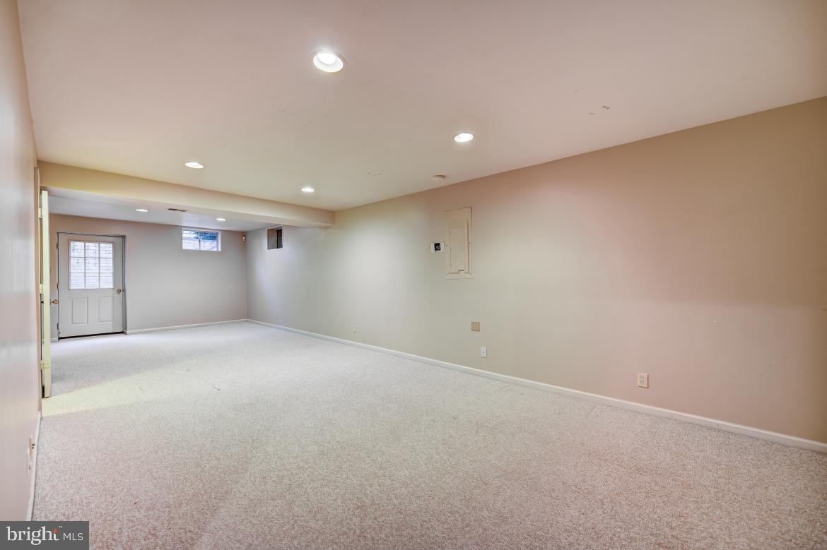 2616 Iron Forge Road Oak Hill, VA 20171 - Photo 48 of 60