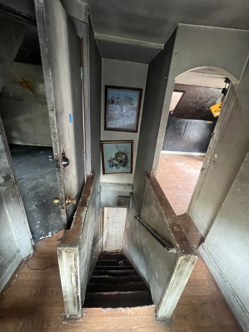 2231 South Drake Avenue Chicago, IL 60623 - Photo 12 of 16 a view of entryway