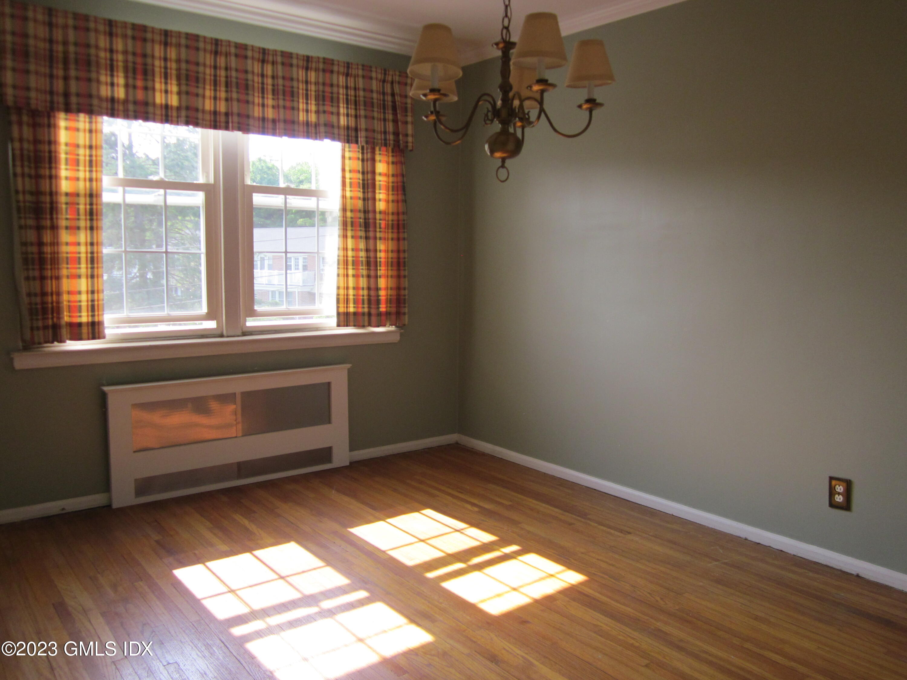 68 Putnam Park, Unit 68 Greenwich, CT 06830 - Photo 13 of 31 an empty room with a window