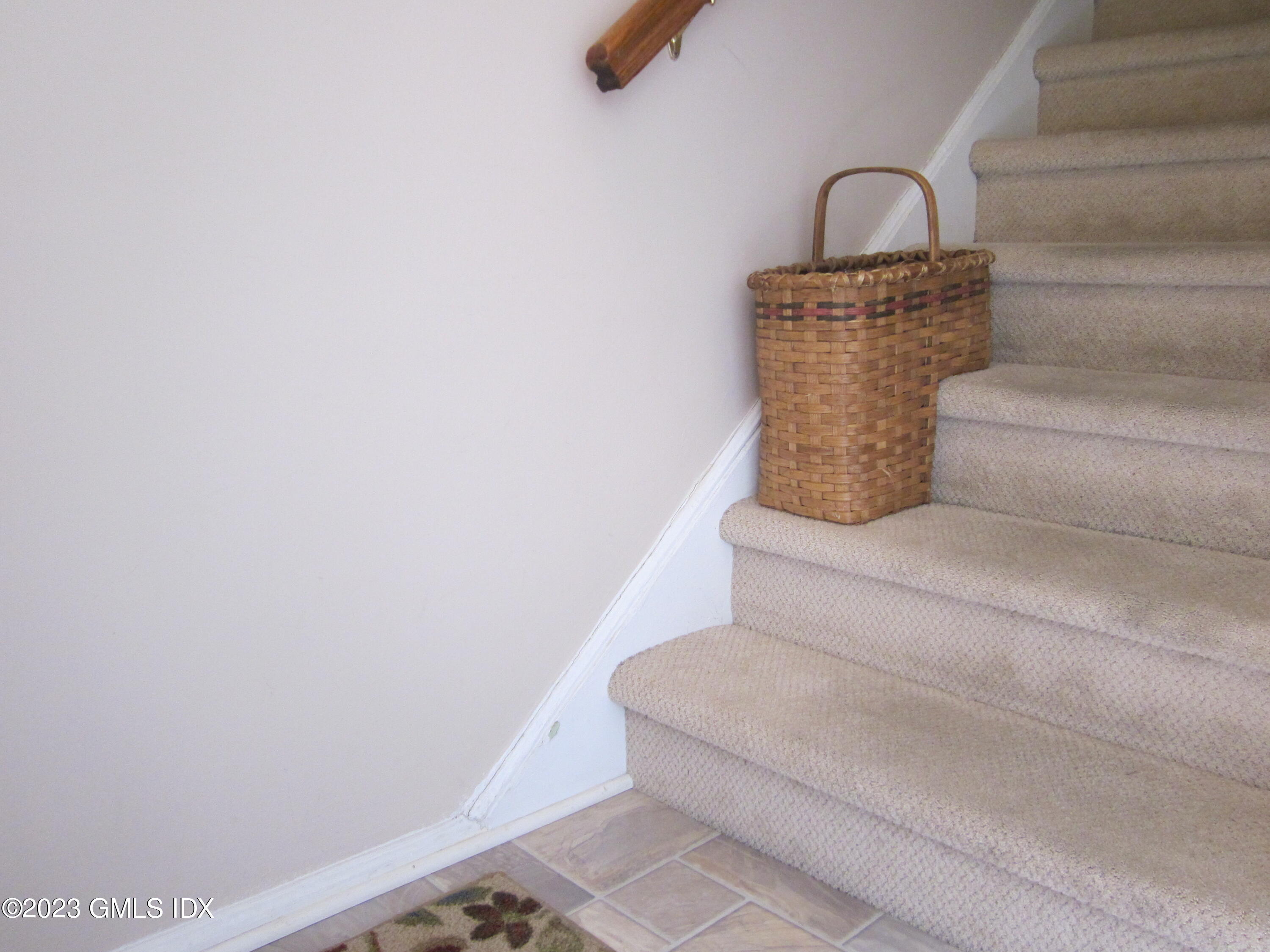 68 Putnam Park, Unit 68 Greenwich, CT 06830 - Photo 21 of 31 a close view of flowerpot