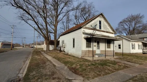 $10,000 | 533 South Washington Street, Salem, IL 62881