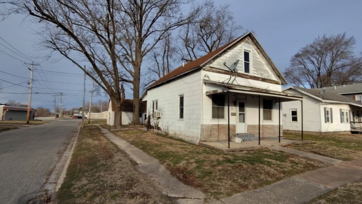 533 South Washington Street Salem, IL 62881 - Photo 1 of 1