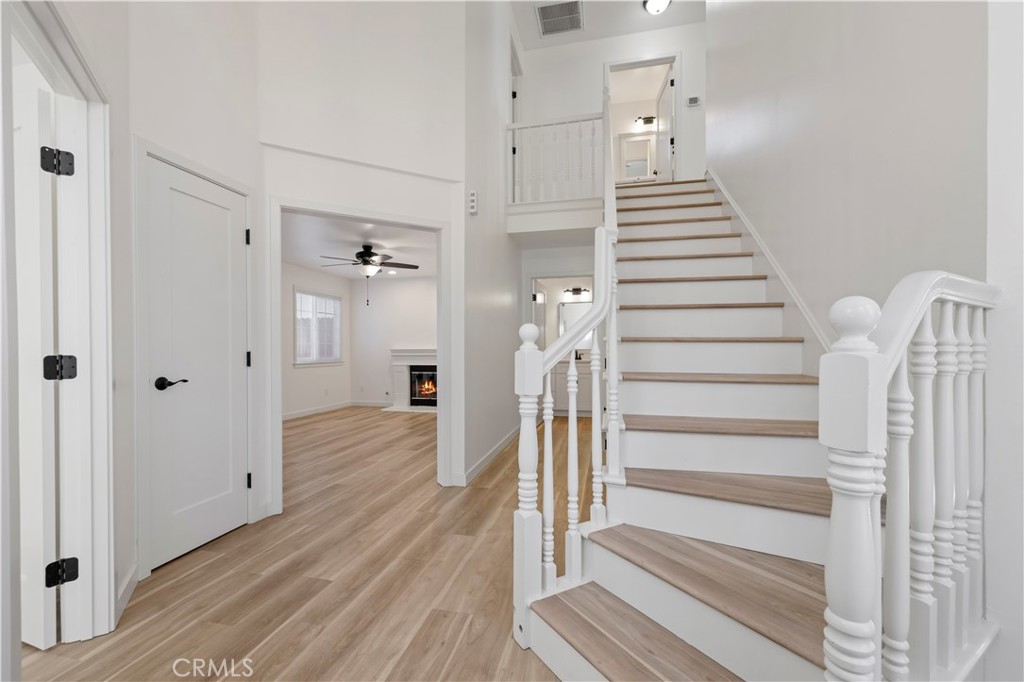 7049 Sunnycrest Trail Tujunga, CA 91042 - Photo 2 of 39 a view of entryway and hall with wooden floor