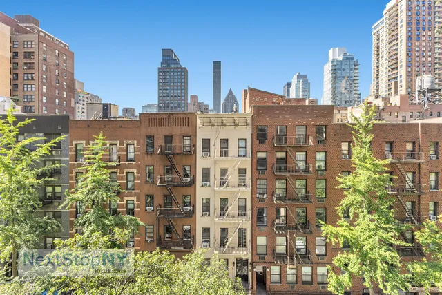 $690,000 | 333 East 55th Street, Unit 7G | Sutton Place