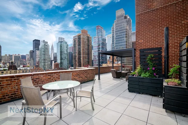 $690,000 | 333 East 55th Street, Unit 7G | Sutton Place