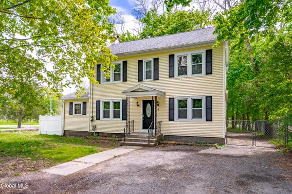 $324,900 | 9 Schermerhorn Road, Rotterdam, NY 12306