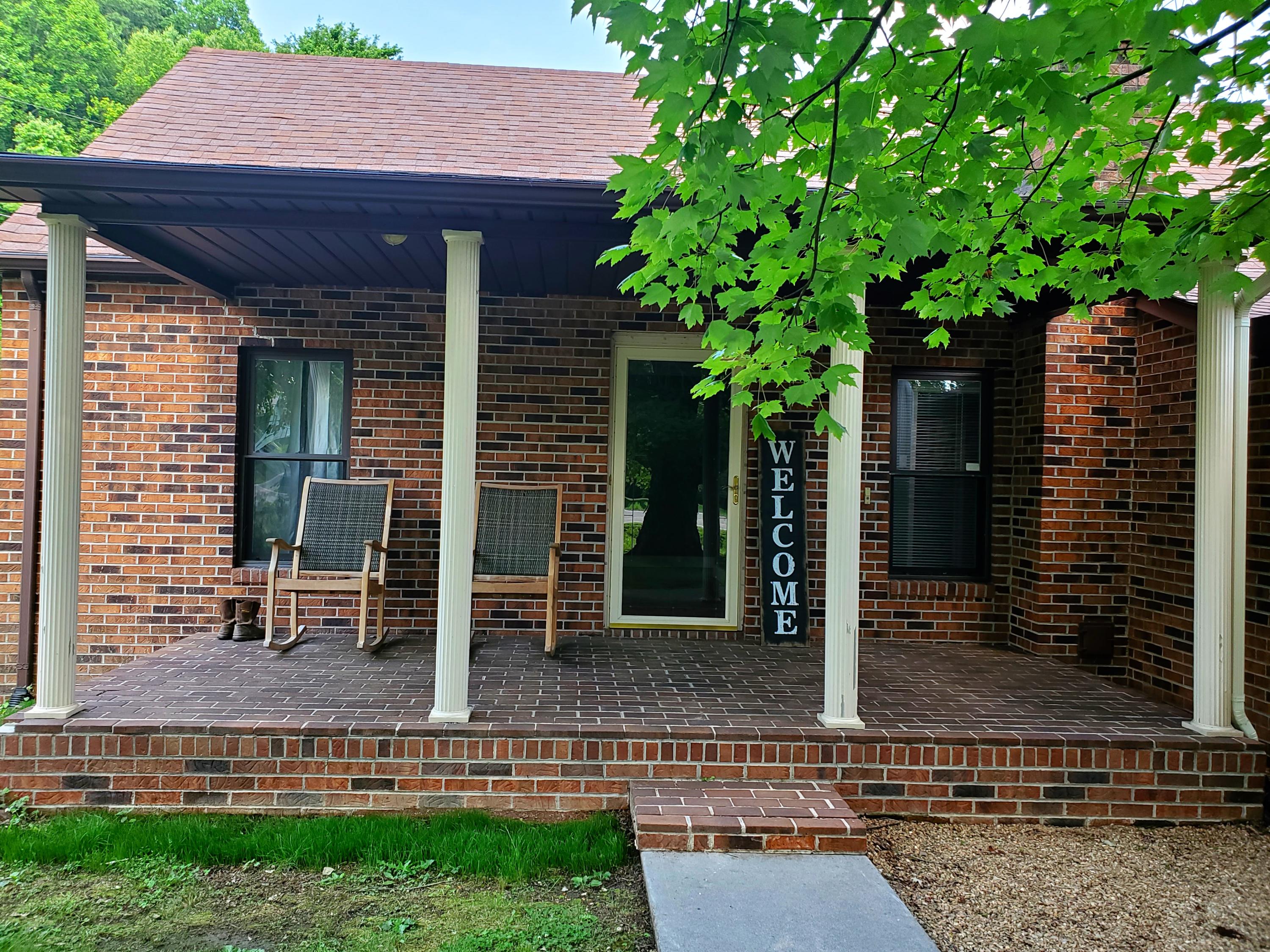 4116 Dungannon Road Coeburn, VA 24230 - Photo 8 of 42 Front Porch