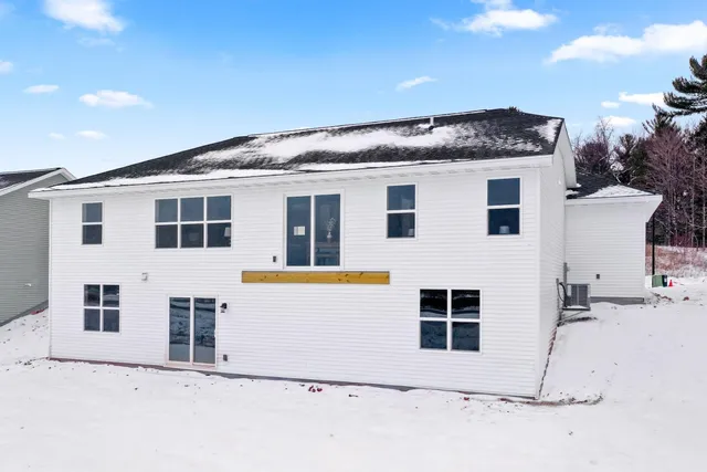 $369,900 | 553 Horton Terrace, Hortonville, WI 54944