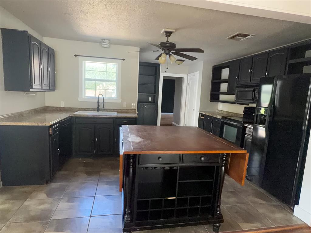 901 Ash Street Merkel, TX 79536 - Photo 5 of 16 Kitchen