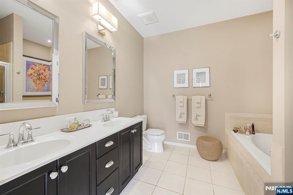 175 George Russell Way Clifton, NJ 07013 - Photo 16 of 20