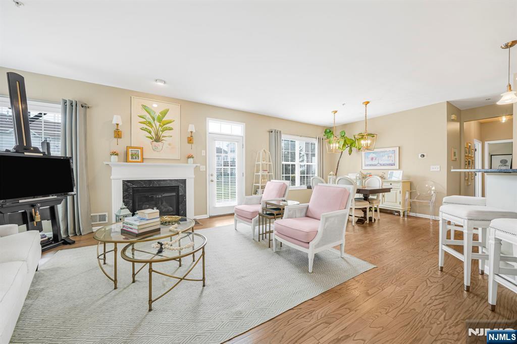 175 George Russell Way Clifton, NJ 07013 - Photo 4 of 20