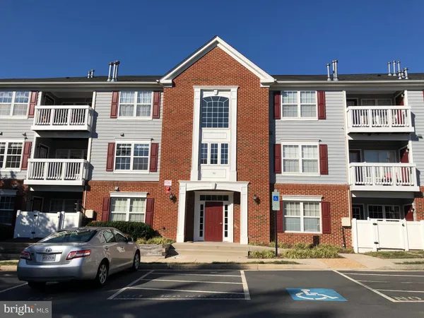 $2,300 | 511 Constellation Square Southeast, Unit E, Leesburg, VA 20175