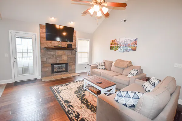 $2,000 | 1290 Snowball Lane, Clarksville, TN 37042