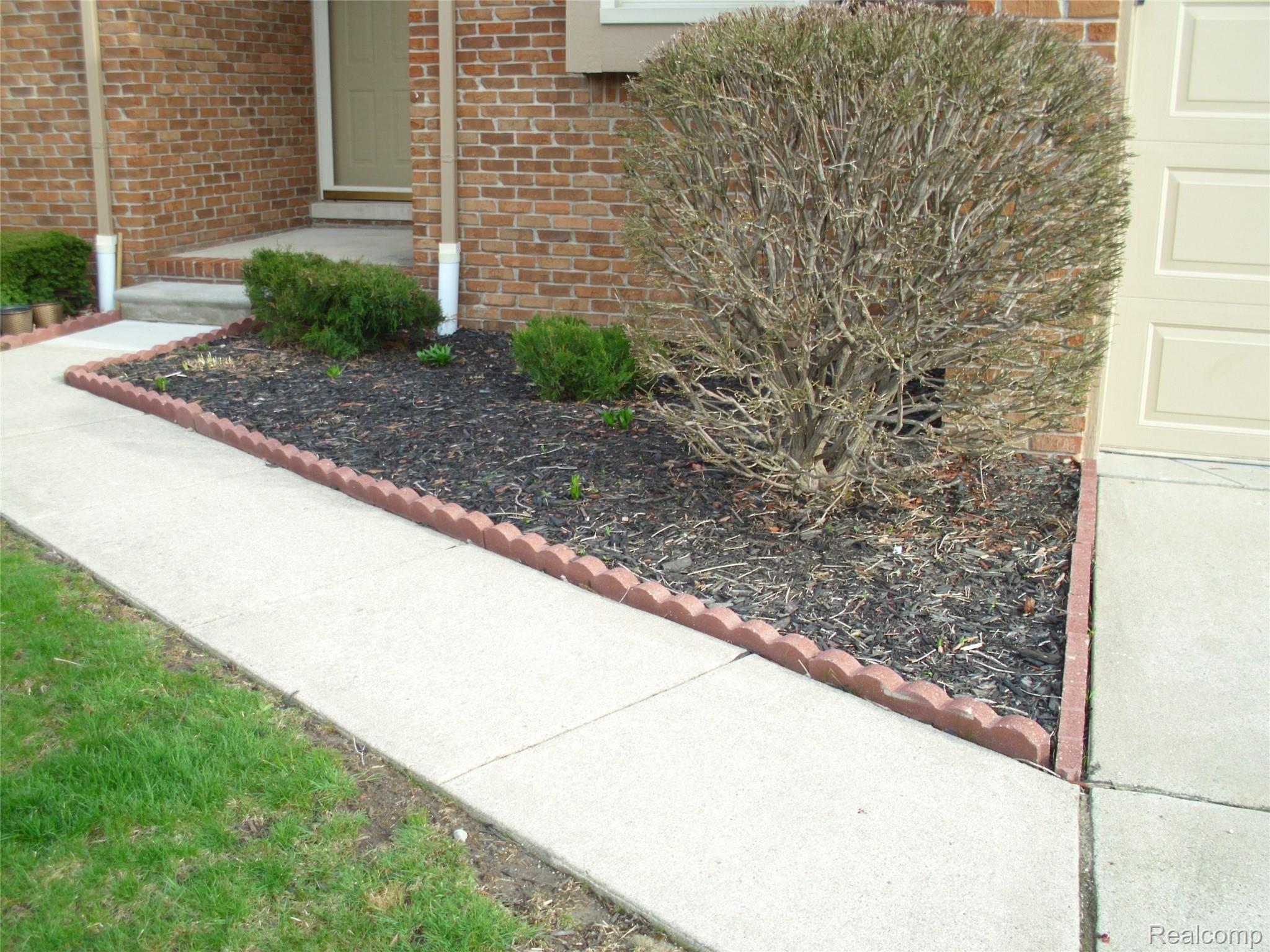 16841 Country Ridge Lane Macomb, MI 48044 - Photo 4 of 76 DSCI4135.JPG