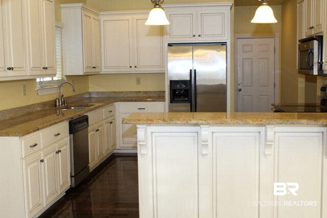 9437 Lake Woods Court Semmes, AL 36575 - Photo 4 of 23 Kitchen