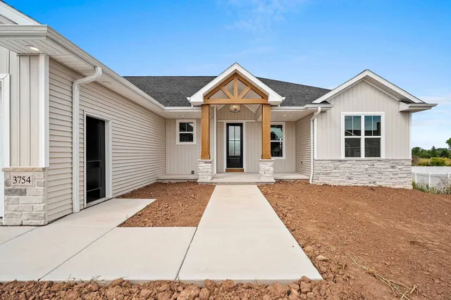 $709,900 | 3754 Lyla May Court, De Pere, WI 54115