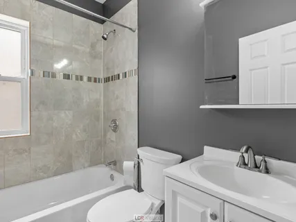 $1,600 | 1019 North Massasoit Avenue, Unit 2, Chicago, IL 60651