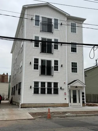 $2,995 | 142 Littleton Avenue, Newark, NJ 07103