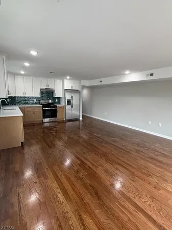 $2,995 | 142 Littleton Avenue, Newark, NJ 07103