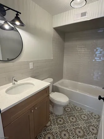 $2,995 | 142 Littleton Avenue, Newark, NJ 07103