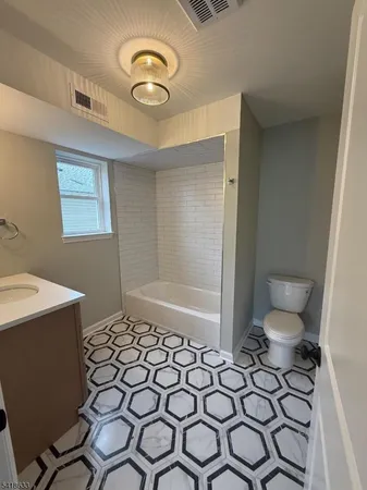 $2,995 | 142 Littleton Avenue, Newark, NJ 07103