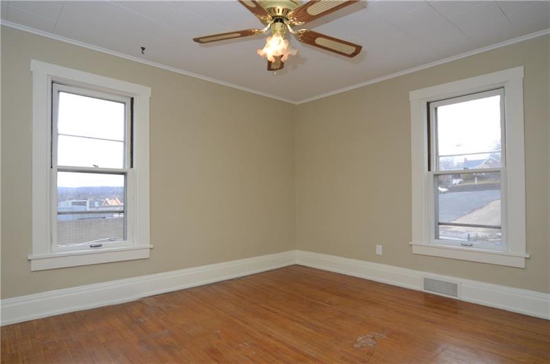 220 Jefferson Street Rochester, PA 15074 - Photo 6 of 15