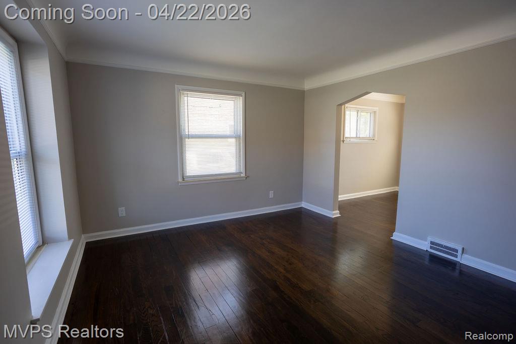 22148 Moross Road Grosse Pointe, MI 48236 - Photo 14 of 21
