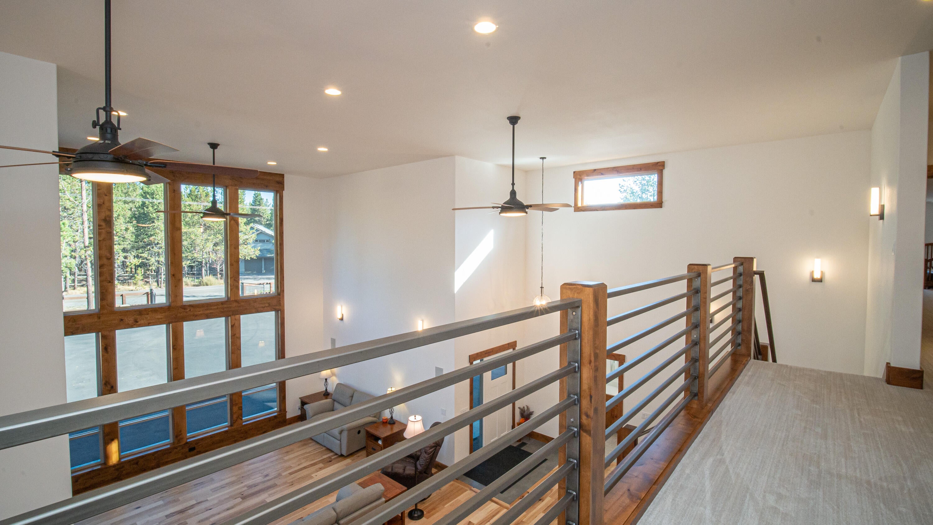 17201 Bakersfield Road Bend, OR 97707 - Photo 31 of 57 Catwalk overlooking the great room