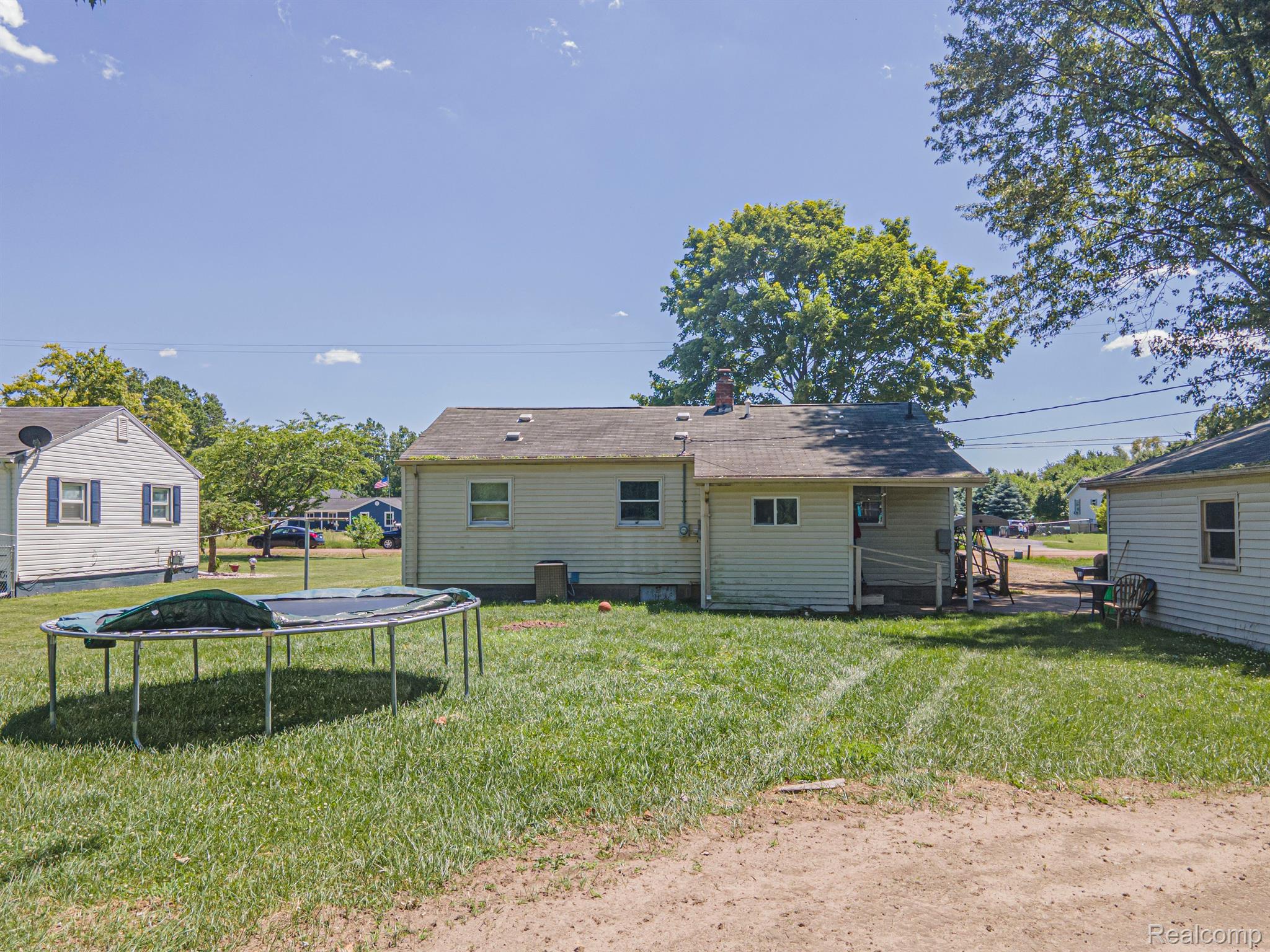 49720 Martz Road Belleville, MI 48111 - Photo 8 of 10 Gallery Image 8