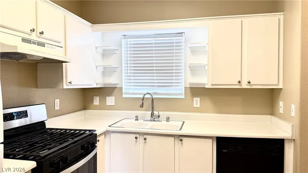 $1,300 | 1900 North Torrey Pines Drive, Unit 203, Las Vegas, NV 89108