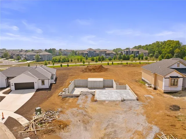 $743,650 | 9069 Shady Bend Road, Lenexa, KS 66227