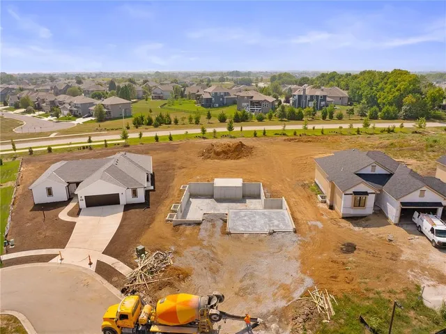 $743,650 | 9069 Shady Bend Road, Lenexa, KS 66227