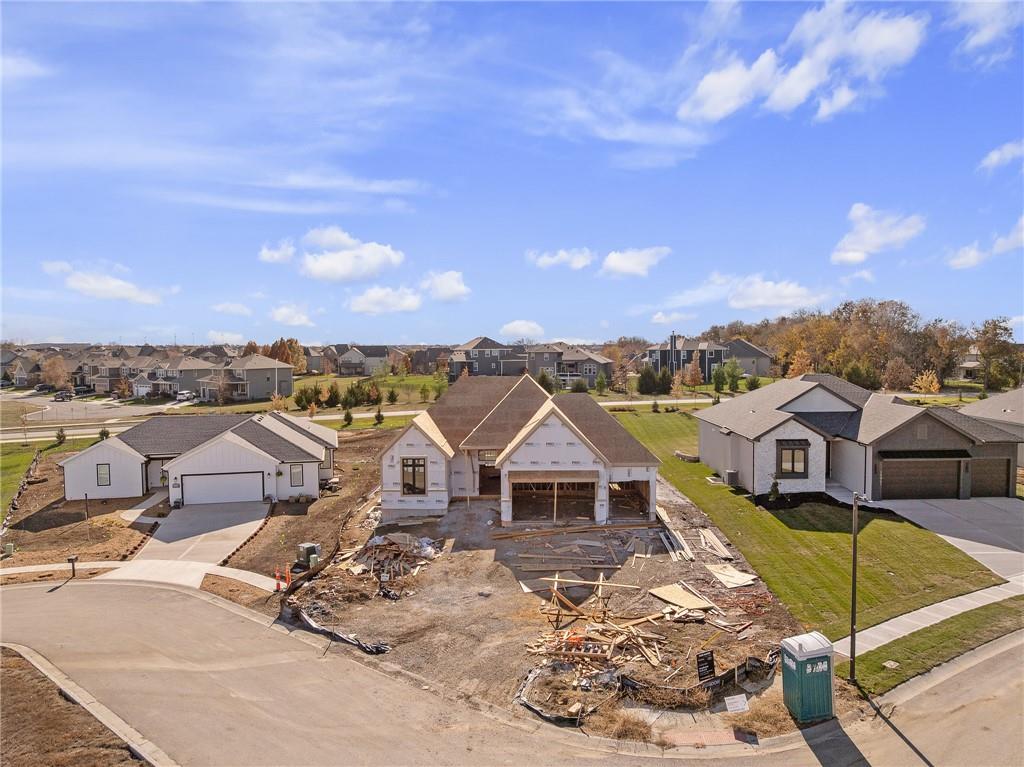 9069 Shady Bend Road Lenexa, KS 66227 - Photo 2 of 54