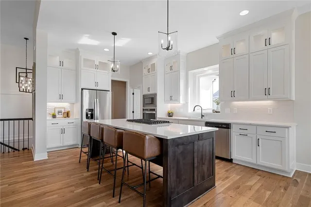 $754,907 | 9069 Shady Bend Road, Lenexa, KS 66227