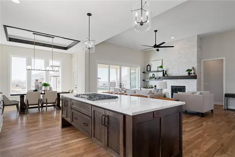 $754,907 | 9069 Shady Bend Road, Lenexa, KS 66227