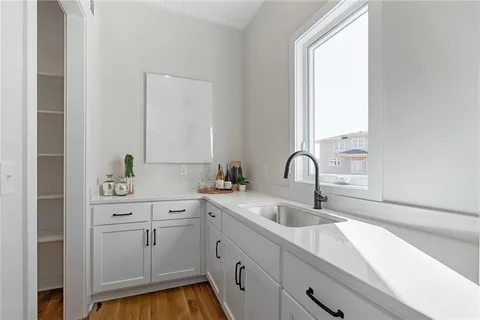 $754,907 | 9069 Shady Bend Road, Lenexa, KS 66227