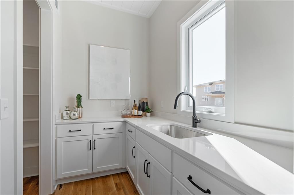 9069 Shady Bend Road Lenexa, KS 66227 - Photo 30 of 54