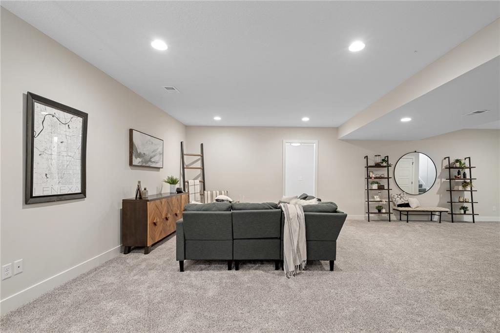 9069 Shady Bend Road Lenexa, KS 66227 - Photo 45 of 54